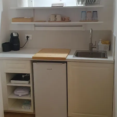 Apartament Iris Qsella *