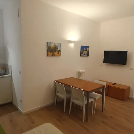Iris Qsella Apartament